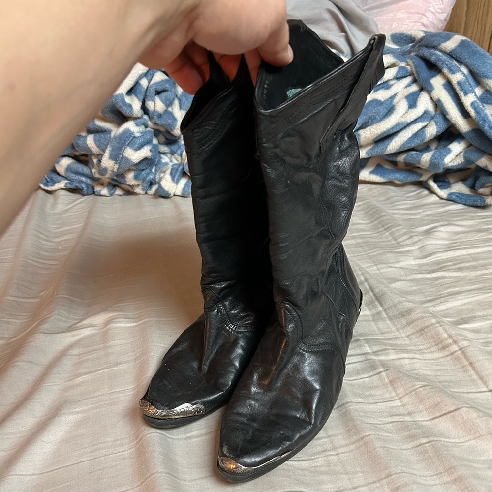 Maine Woods Black Heeled Boots